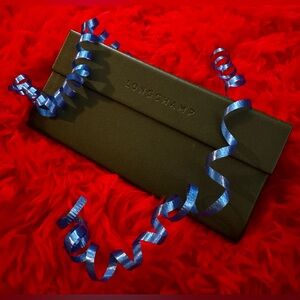 NWT Stunning LONGCHAMP Black Sunglasses w/silver Accents